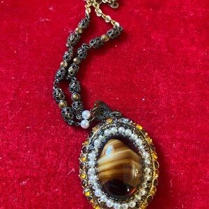 Vintage-Inspired Brown Agate Pendant Necklace with Pearls